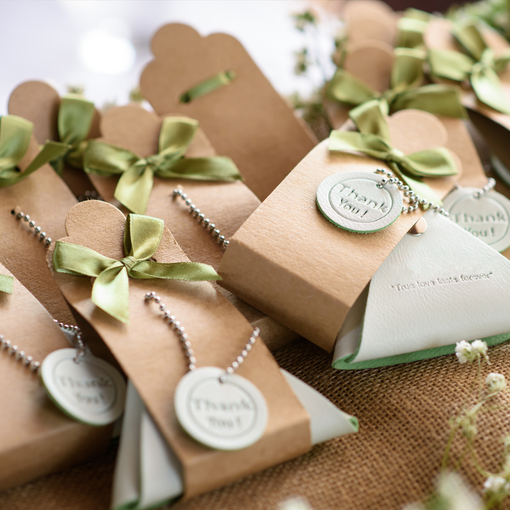 crown+branch gift wrapping favor services